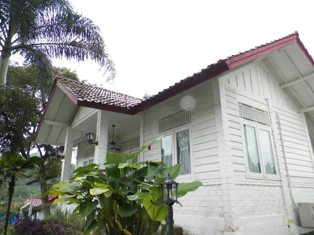 Marbella Twin Waterfall Resort Ciater Phòng bức ảnh